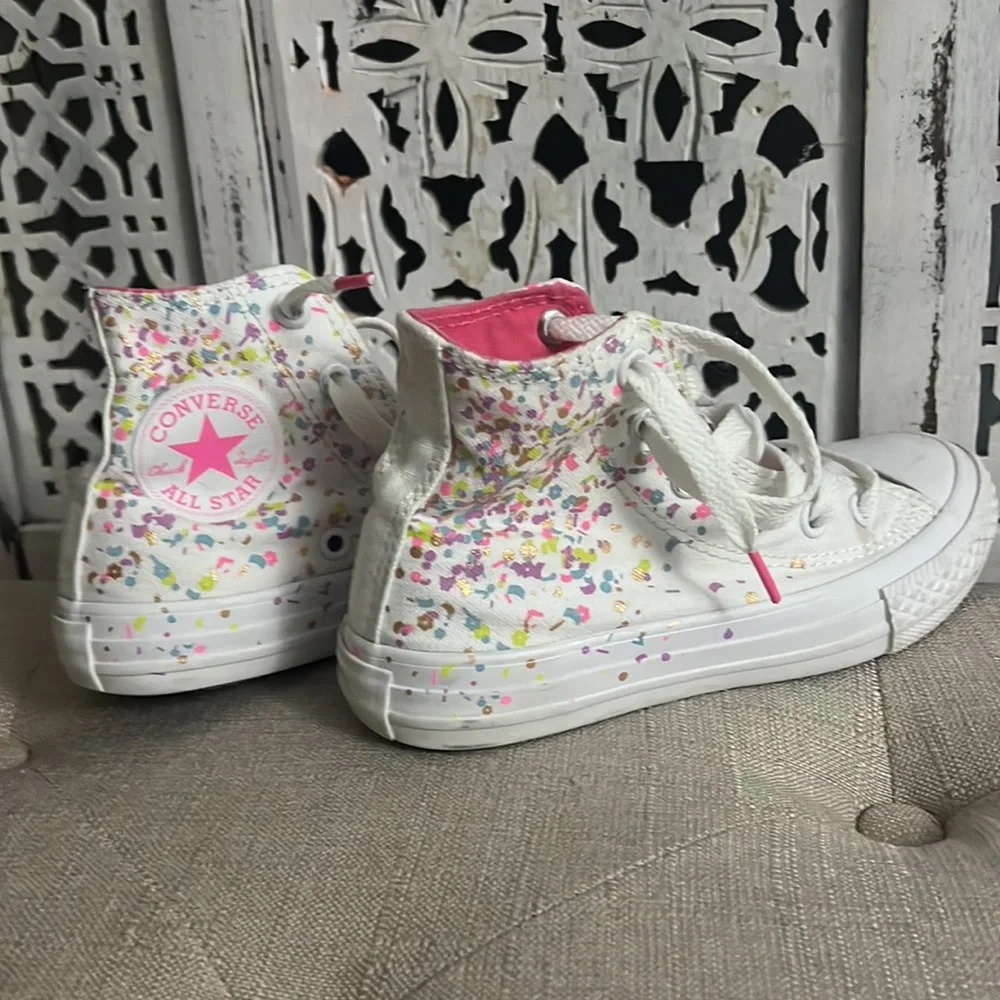 Converse - Picture 2 of 3